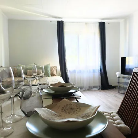 Family Apartment, Free Private Parking Apartment *